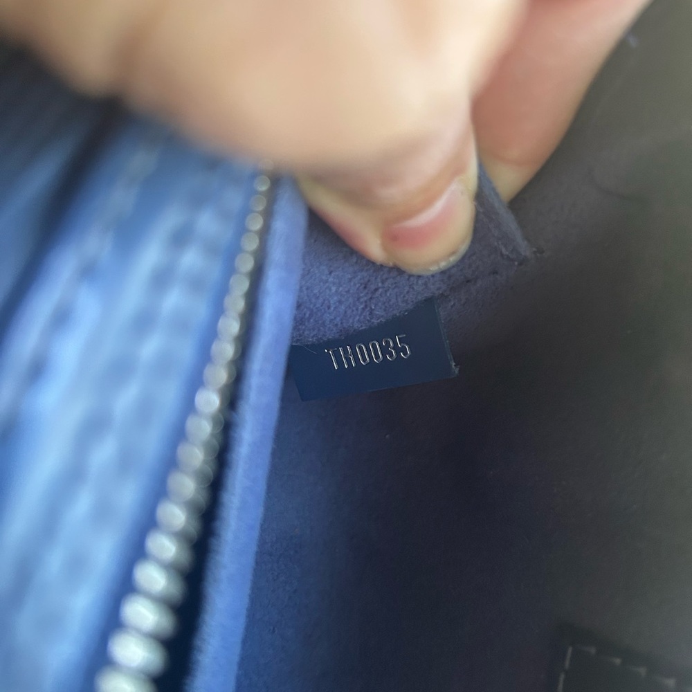 Jasmine leather Louis Vuitton Blue Epi - Picture 9 of 9